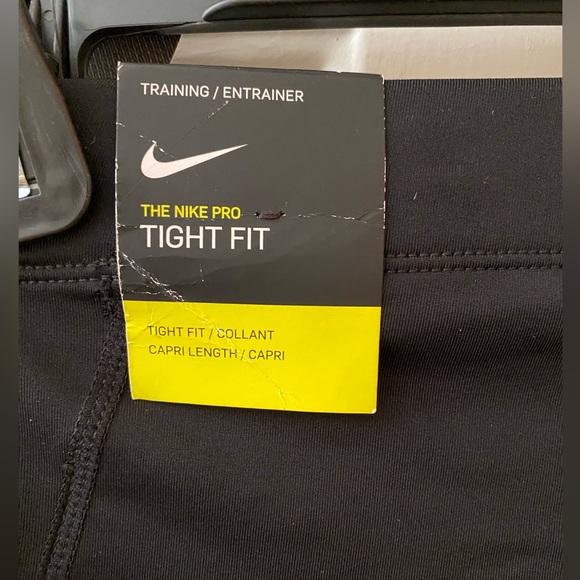 Nike Pro Dri-Fit Capri Length Training Leggings- Size XS - Picture 3 of 5